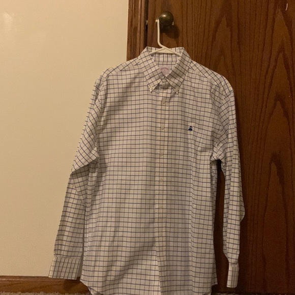 Brooks Brothers Button Down Shirt. Medium. - Picture 1 of 4